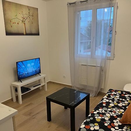 Appartement Lumineux Pres Metro Saint-Denis  Exterior foto